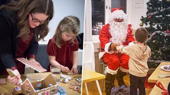 Tvådelad bild. En mamma och ett barn bygger pepparkakshus. På andra bilden en skäggig jultomte ger en julklapp till ett barn.